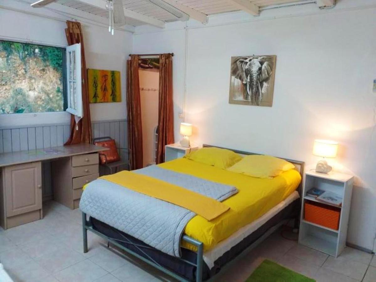 Maison D'une Avec Jardin Clos Et Wifi A * Les Abymes